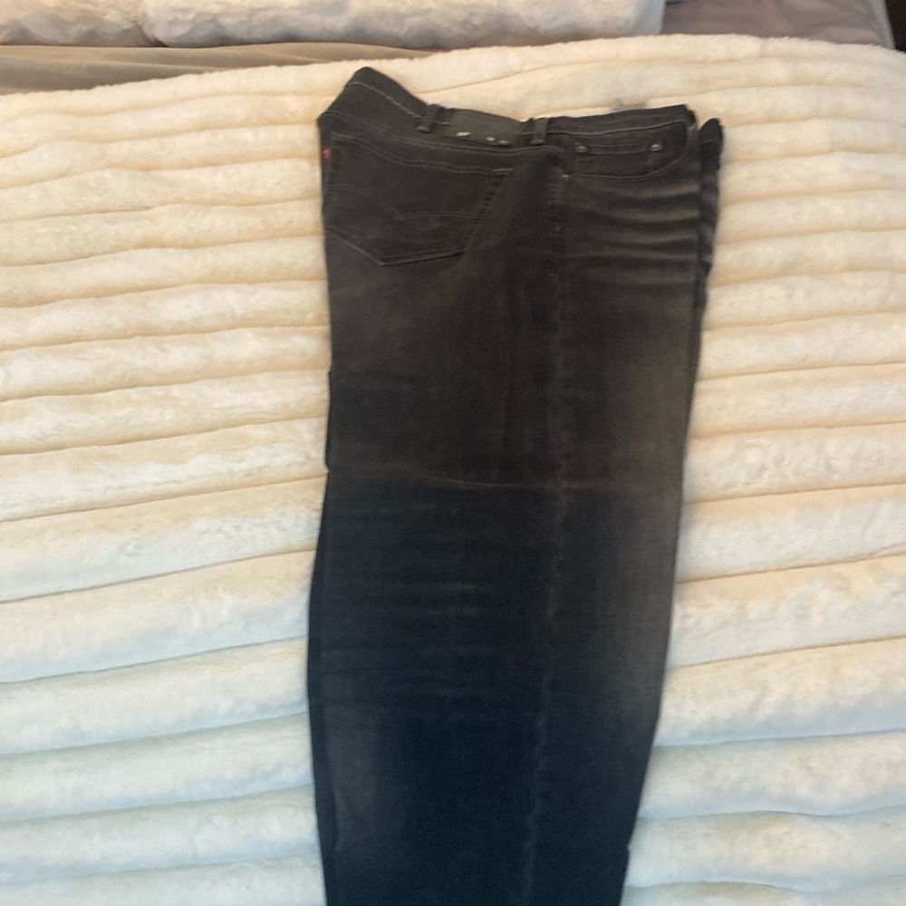Levi jeans worn couple times just like new 38w 32 L
